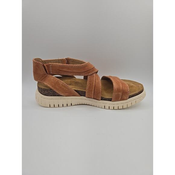 NIB Comfortiva Womens Calvina Luggage Tan Slingback Strappy Wedge Sandals 7.5M - Picture 2 of 5